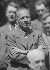 Christen-socialist Bart de Ligt tijdens een conferentie van War Resisters' International (WRI) op het Broederschapshuis in Bilthoven in juli 1938.